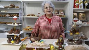 Avilés ya empieza a oler a bollo de Pascua: 