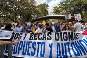 Santiago, el profesor ucevista, por Tulio RamÃ­rez