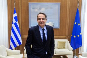 Πόση δημοσιογραφία χωράει στις «αλήθειες» του Μητσοτάκη;