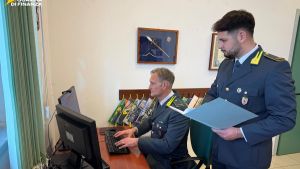 Nel ristorante oltre 80 lavoratori al nero: la scoperta nei quaderni del ristorante