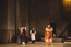 Belcanto in der Muckibude: Rossinis „Italienerin in Algier“ in der Deutschen Oper