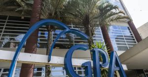 Grupo Coelho Diniz suspendeu captação e venda de ativos de um GPA em crise