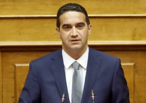 Στρατηγική πυξίδα με καθαρές γραμμές και εθνική ευθύνη