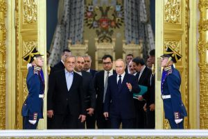 Russia sits back as Iran war escalates, expecting long-term gains
