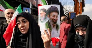 Novo líder iraniano: família foi morta e ele está ferido e sem fortuna