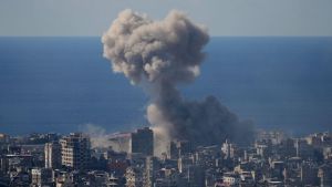 Guerra in Iran, escalation nella notte: bombardamenti su Teheran, raid su Emirati e Libano, minacce di Trump sul petrolio e sullo Stretto di Hormuz – Gli aggiornamenti