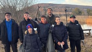 Verantwortung auch neben dem Gewässer: Anglerjugend engagiert sich beim Müllsammeln