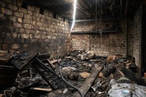 Nach Brand in Prenzlauer Berg: Wohnungslose Mieter kämpfen um ihr Zuhause