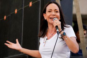 A MarÃ­a Corina la quieren fuera de competencia, por Gonzalo GonzÃ¡lez