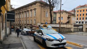 Intervento di Trieste Trasporti, rimozione forzata per le auto in via Martiri della libertà