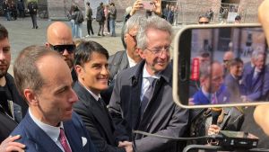 Napoli celebra San Da Vinci, al Maschio Angioino la Medaglia della città. L'artista: «Meloni? Mi ha chiamato ma non abbiamo parlato del Referendum»