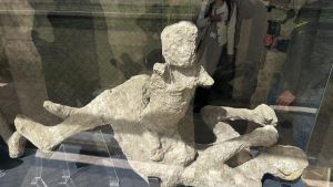 Pompei, in mostra i calchi delle vittime dell’eruzione del Vesuvio del 79 dopo Cristo. Oggi l'inaugurazione con Giuli