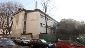 Servizi igienici fuori uso alla scuola Pittoni di Trieste: da mesi 120 alunni con un solo bagno