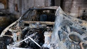 Accusato dell’incendio di 32 veicoli: «Processo al presunto piromane»