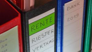 Sparer verlieren mit Mehrheit der Riester-Renten real Geld