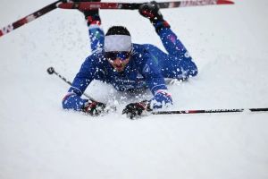 Jeux paralympiques : avec le 10 km, Karl Tabouret monte sur la plus haute marche du podium, la troisième médaille d’or pour les Bleus