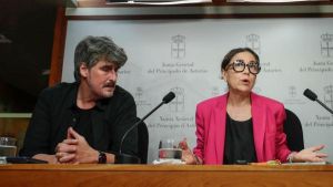 El PSOE sella el pacto de gobierno con IU y ve margen para frenar más universidades privadas