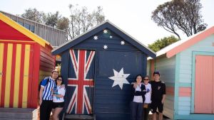 La familia de Oviedo que (casi) tuvo que dar la vuelta al mundo para regresar a casa por la guerra de Irán: 
