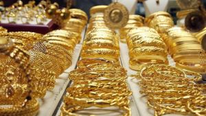 Vatandaş tüketimi kısıp altın aldı