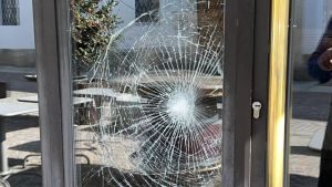 Raid vandalico, dopo le denunce è scontro aperto tra Ceffa e Pd