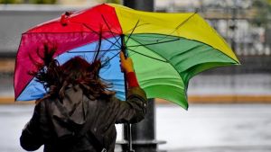 Allerta meteo gialla fino alle 15 di venerdì: intensi temporali, timore di inondazioni