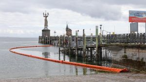 Ölteppich auf Bodensee und Seerhein fordert die Feuerwehrleute. Wie ist das passiert?
