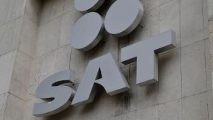 Contratos millonarios, domicilios vacíos