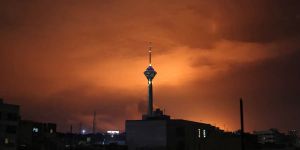 Krieg dem «grossen Satan»: Die Mullahs dürften nun erst recht nach der Atombombe streben