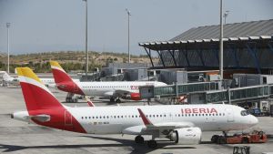 Iberia plantea un ERE voluntario para 996 trabajadores dentro de su transformación hacia 2030