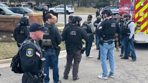 Berichte: Fahrzeug soll in USA in Synagoge gefahren sein