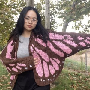 Este suéter te hará sentir como toda una mariposa