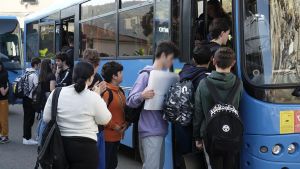 Lombardia, il crollo delle nascite impatta sulle scuole superiori: in due anni 10mila iscritti in meno