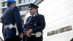 Giro di prostituzione maschile. Due patteggiano, gli altri alla sbarra