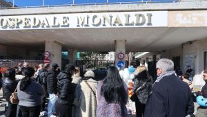 Domenico morto per un trapianto di cuore, la Regione al Monaldi: perché quel chirurgo non lavora qui?