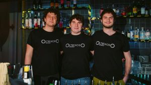 L’Oltremodo riparte da qui. Tre amici e un grande obiettivo: “Riportare i giovani in centro”