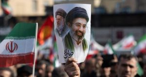 Motjaba Jamenei se estrena prometiendo venganza: de las bases de EEUU al bloqueo de Ormuz