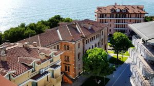 In 52 per un posto da dirigente amministrativo al Comune di Grado