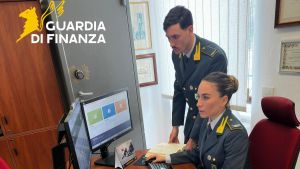 Affittano case vacanze di lusso a prezzi da nababbi e i soldi finiscono dalla Toscana finiscono negli Emirati Arabi