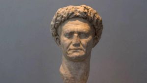 മൂത്രത്തിന് നികുതി ചുമത്തിയ രാജാവ്… | വിചിത്ര വൃത്താന്തങ്ങൾ