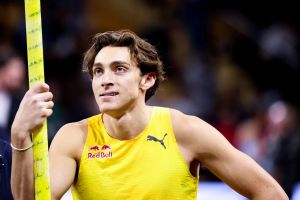 Saut à la perche : Armand Duplantis ajoute un centimètre à sa propre légende avec un nouveau record du monde à 6,31 mètres