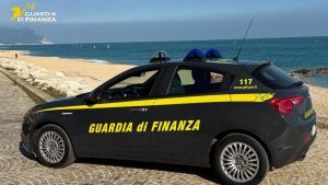 Frode fiscale da 2,3 milioni e 490 lavoratori impiegati illegalmente: imprenditore nei guai