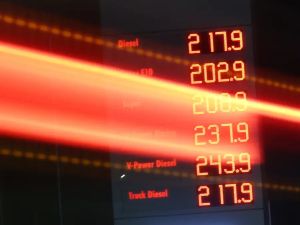 Hohe Spritpreise: Der Abzocke-Verdacht fährt mit