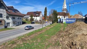 Baustart mitten im Ortskern: Hier soll ein Elf-Familien-Haus entstehen