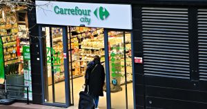 Comment Carrefour, Auchan et Casino se sont découpés en franchises pour moins payer leurs salariés