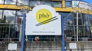 Flugchaos wegen Iran-Konflikt: Ein Konstanzer Restaurant muss die Suppe auslöffeln