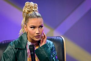 „Ich zu sein, ist ein Fulltimejob“: Rapperin Shirin David versucht ihre Privatperson zu zeigen