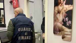 Massaggi a luci rosse all’ex Sira di Fossalunga, identificati 885 clienti