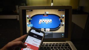 Más de 75.000 adolescentes en España están enganchados a las apuestas 'online'