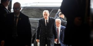 Carney contends with the politics of war