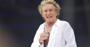 Da ya think he’s sexist?: Time to update your retro stage show, Sir Rod